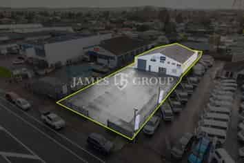 HIGH PROFILE YARD + WAREHOUSE | TAKANINI