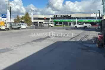 HIGH PROFILE YARD + WAREHOUSE | TAKANINI