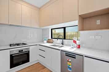 31c McLeod Road, Weymouth