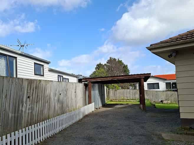 4 Kopu Place, Clendon Park