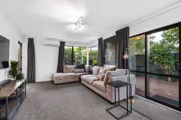 2/11 Moana Street, Somerfield