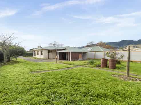 242 Ranzau Road, Hope