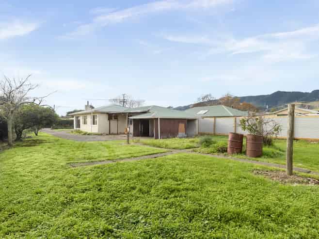 242 Ranzau Road, Hope