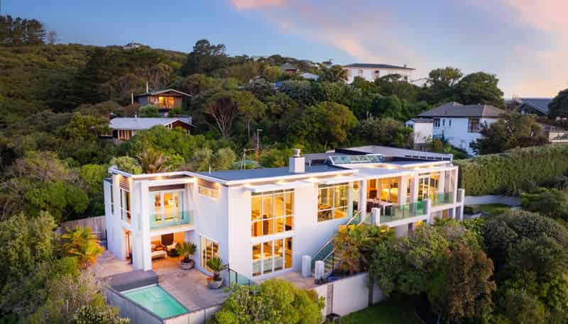 32 Roys Road, Plimmerton