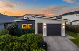 6 Pateke Drive, Porirua
