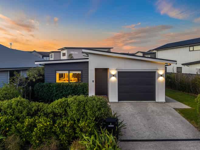 6 Pateke Drive, Porirua