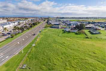 High-exposure industrial landholding