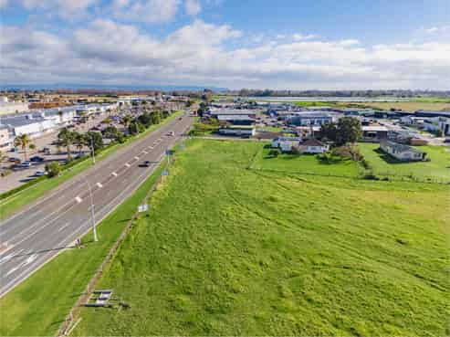 High-exposure industrial landholding