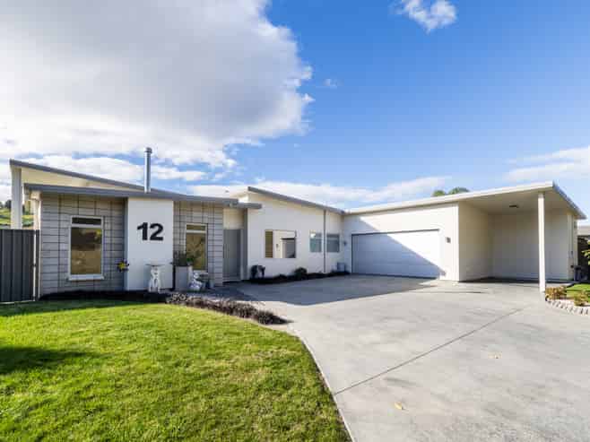 12 Flers Place, Taradale