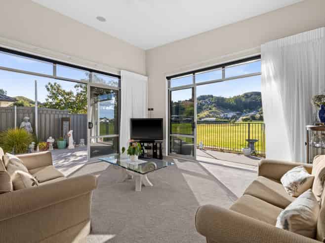 12 Flers Place, Taradale