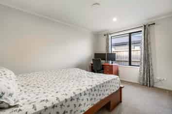 8 CLARK RISE, Pokeno