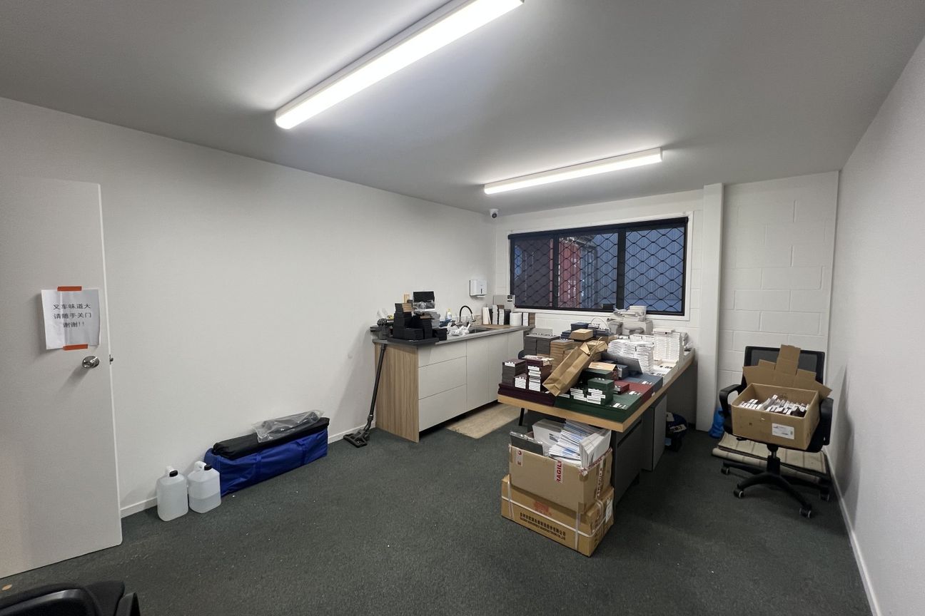 Well-configured industrial premises with yard - Vista 5