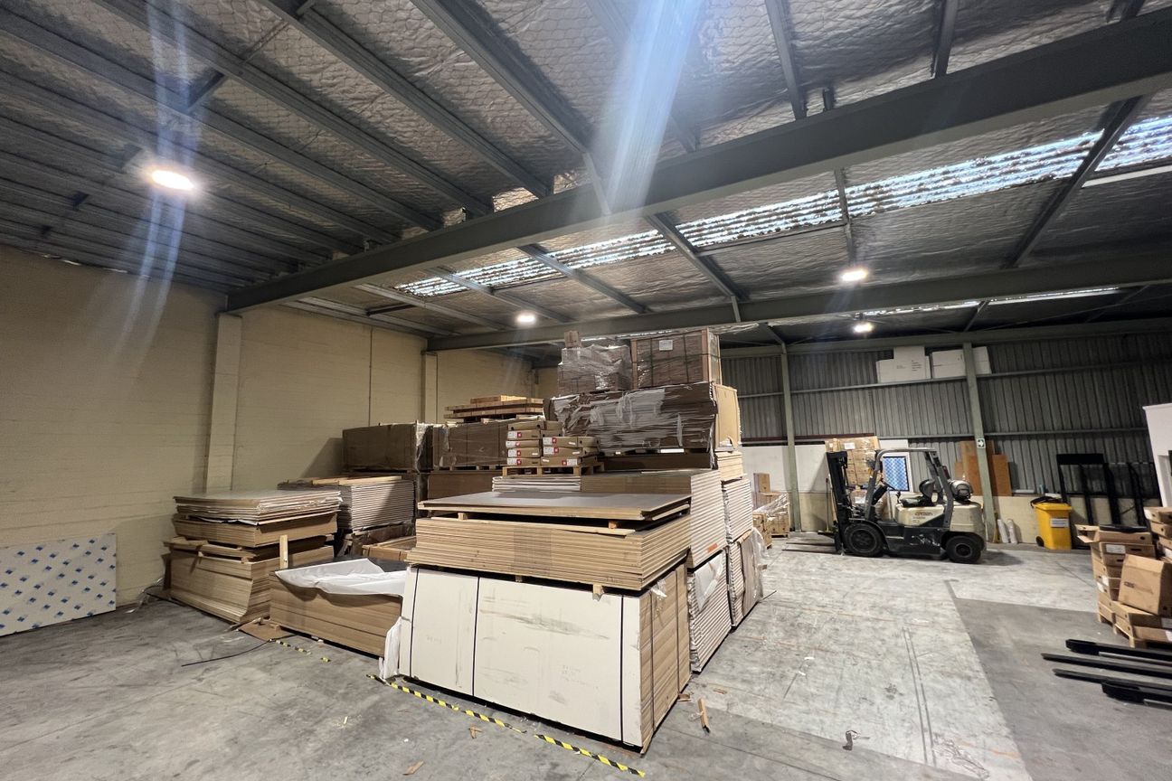 Well-configured industrial premises with yard - Vista 3
