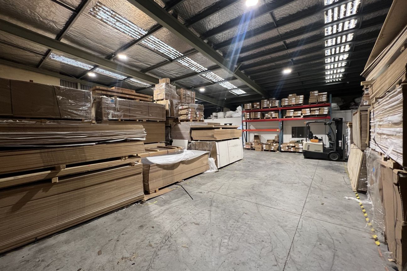 Well-configured industrial premises with yard - Vista 4