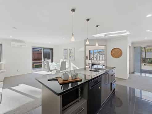 16D Cyrus Street, Whalers Gate