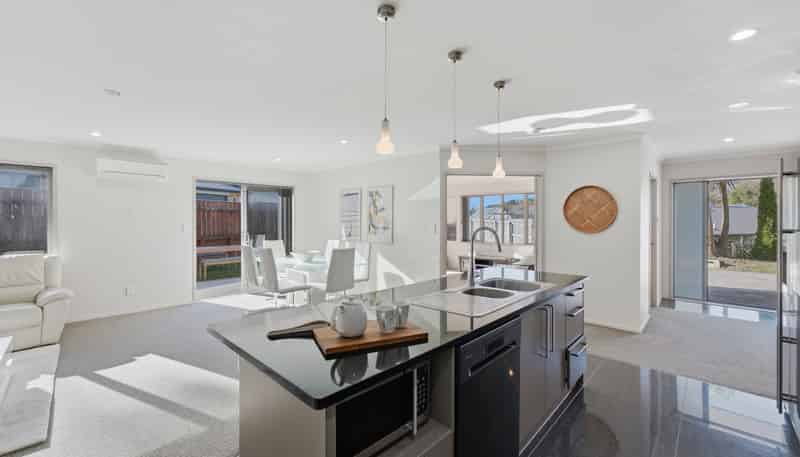 16D Cyrus Street, Whalers Gate