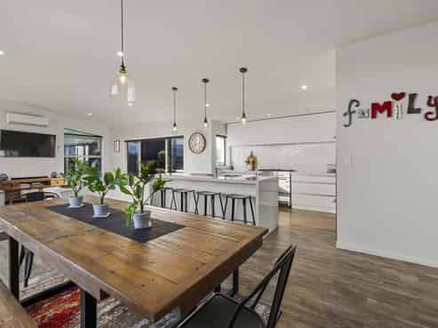 24 Robertson Street, Raglan