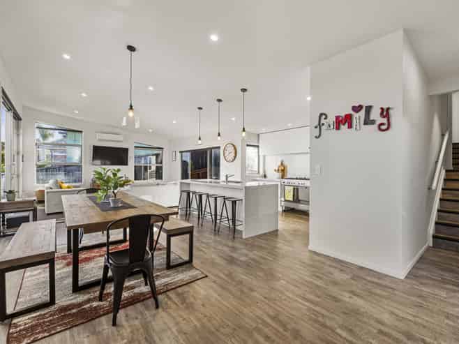 24 Robertson Street, Raglan