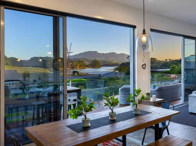 24 Robertson Street, Raglan