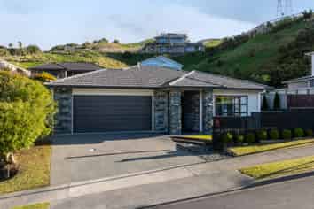 11 Bickerton Rise, Churton Park