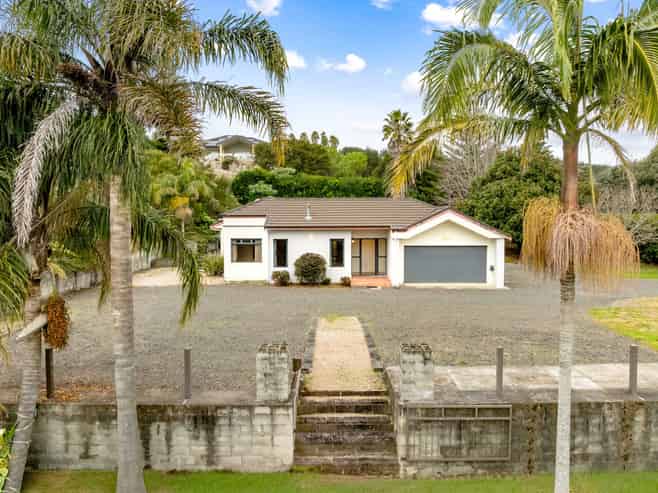 1 Governors Heights, Whangamata