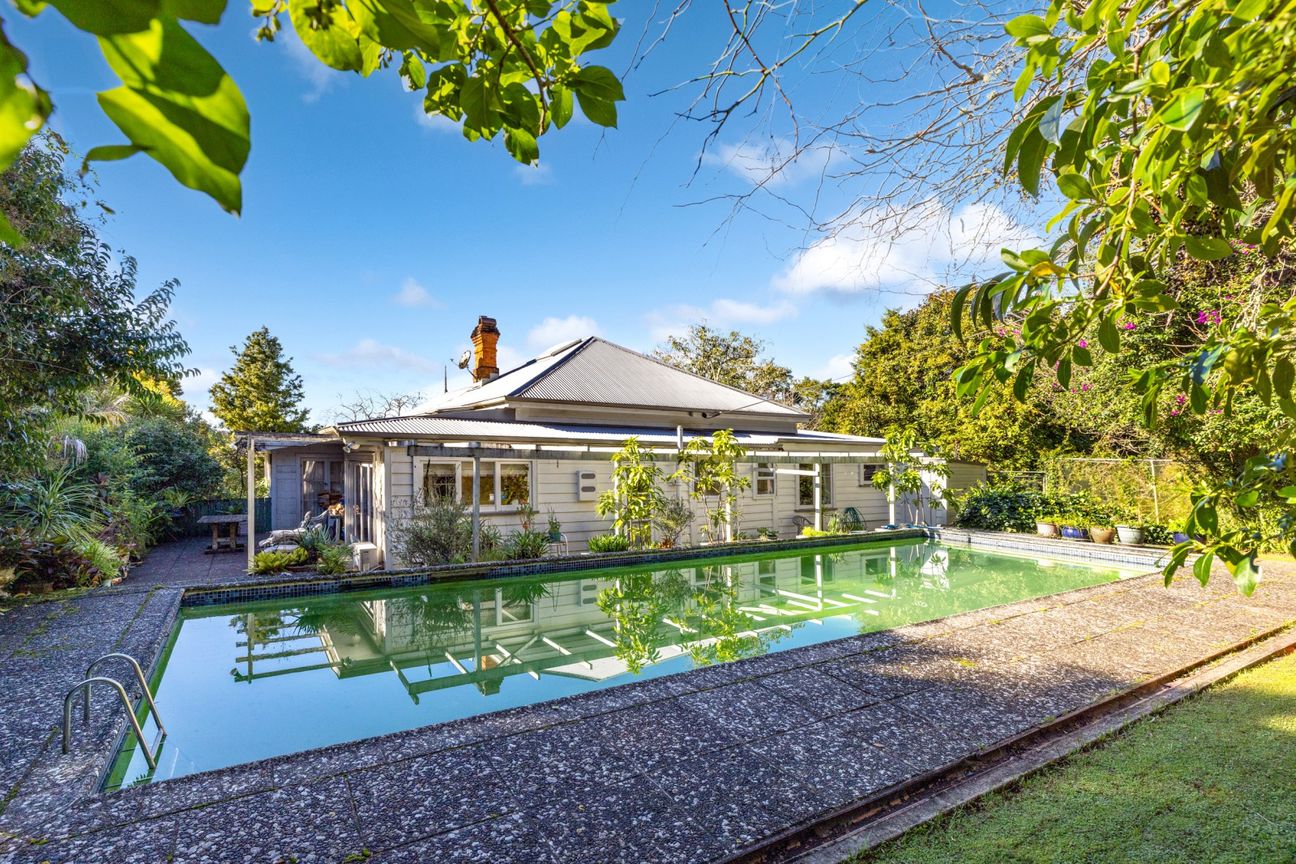 Iconic Warkworth villa, restore, develop or both - Widok 3
