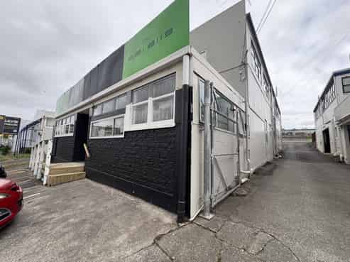 High Exposure Space with Exceptional Value