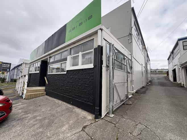 High Exposure Space with Exceptional Value