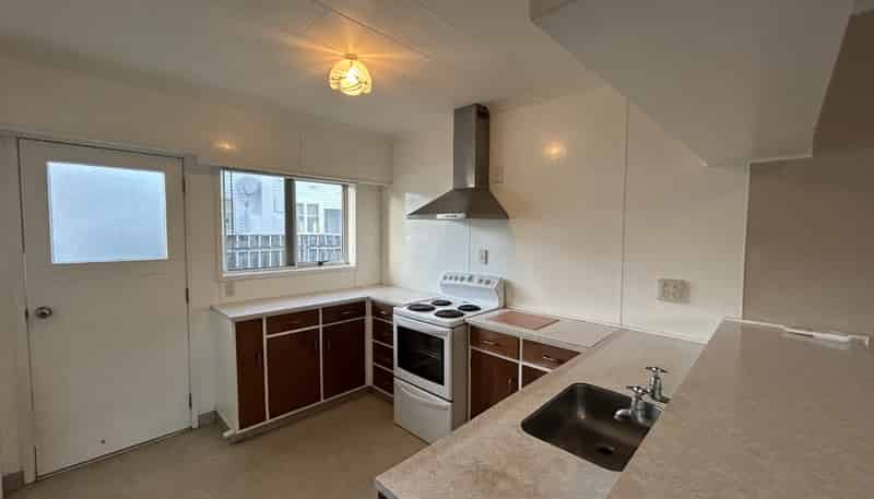 2/15 Ranui Road, Stoke