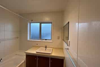 2/15 Ranui Road, Stoke