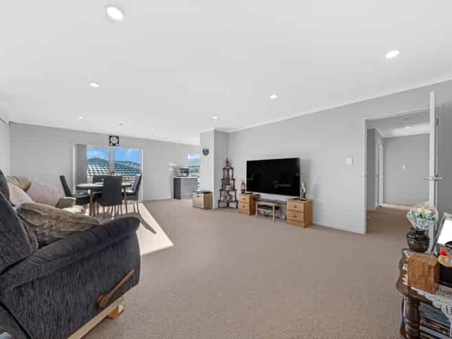 25/8 Village Place, Tuakau