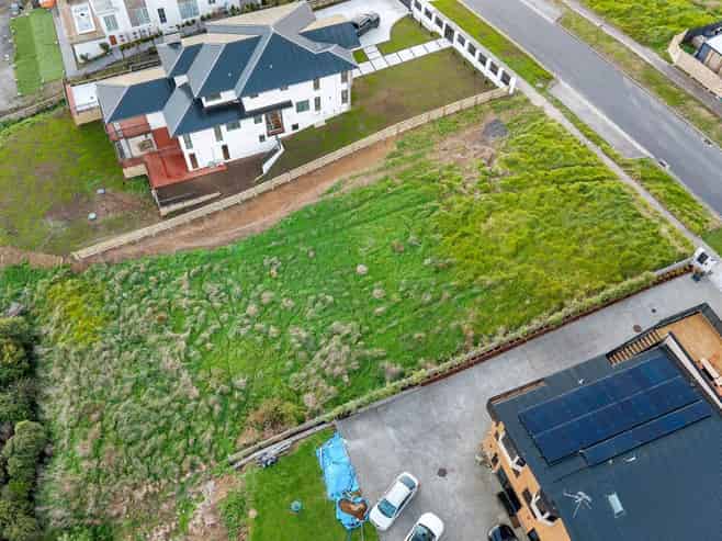 30 Michael Bosher Way, Flat Bush