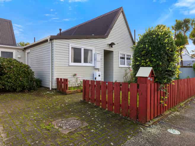 8/61 Richmond Street, Petone
