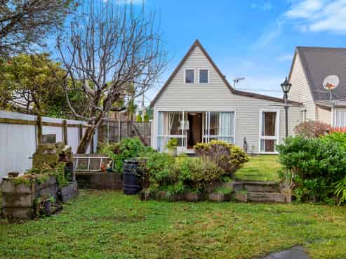 8/61 Richmond Street, Petone