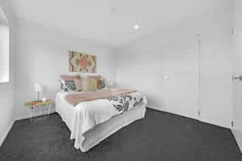 2/22 Cherry Tree Place, Massey