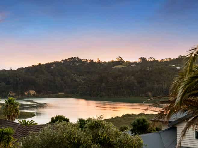 6 Rangi Avenue, Schnapper Rock