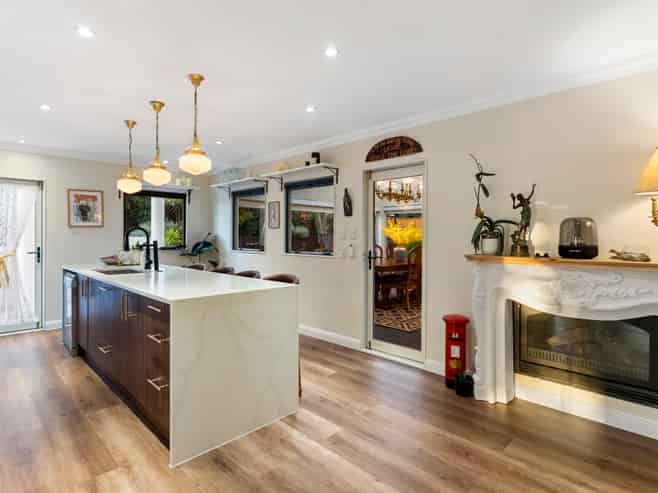 6 Rangi Avenue, Schnapper Rock