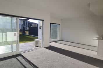 75 Hokioi Drive, Porirua