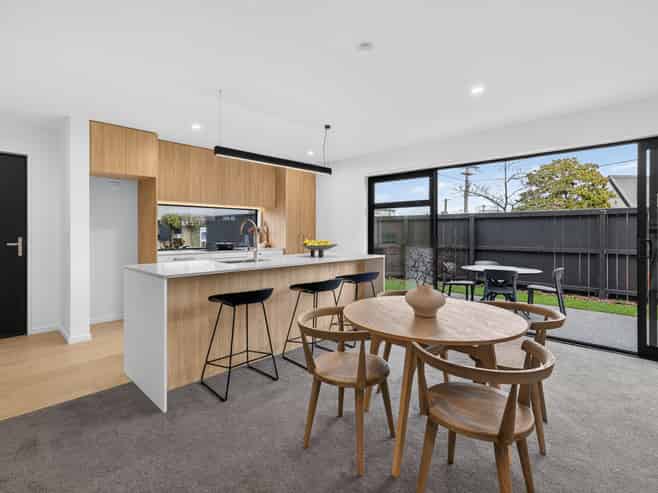 171 Edgeware Road, Saint Albans