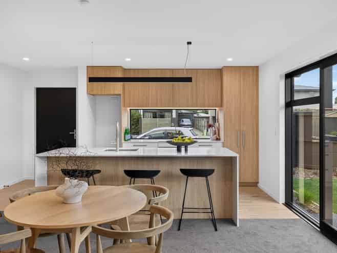 171 Edgeware Road, Saint Albans