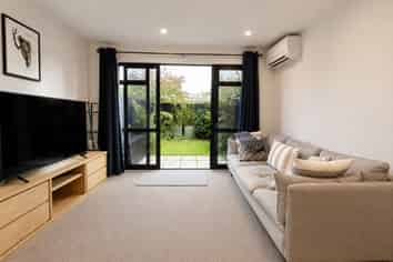 6/2 Stokes Avenue, Te Atatu Peninsula