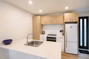 6/2 Stokes Avenue, Te Atatu Peninsula