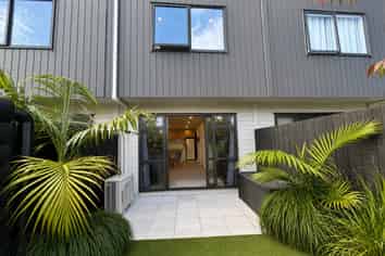 6/2 Stokes Avenue, Te Atatu Peninsula