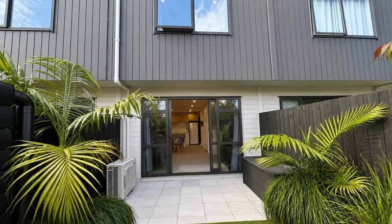 6/2 Stokes Avenue, Te Atatu Peninsula