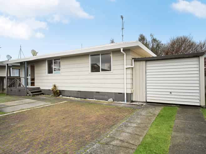 20B Lloyd Drive, Nawton