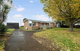 332 Grahams Beach Road, Awhitu