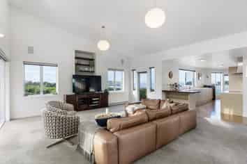 14 Highgrove, Saint Clair