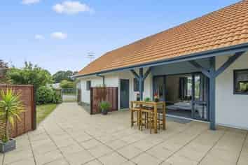 20 Realm Drive, Paraparaumu