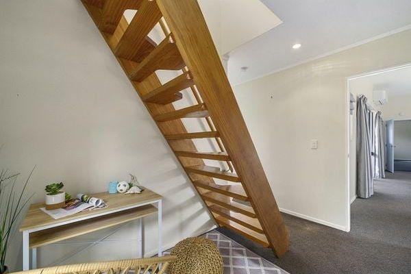 Family Home with Huge Backyard in Paraparaumu - Fler