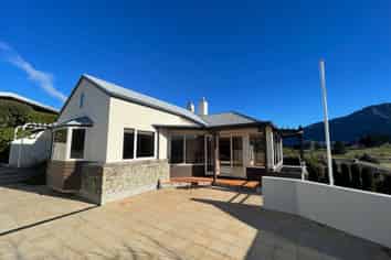 732 Peninsula Road, Kelvin Heights